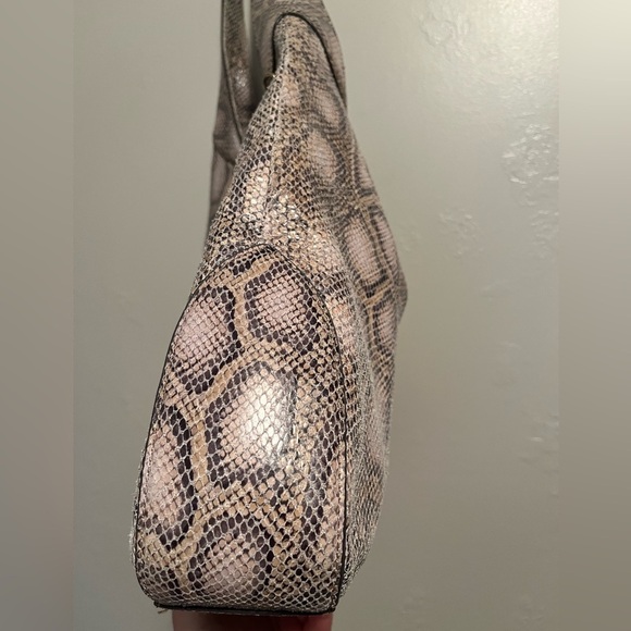 G.I.L.I Embossed Leather Hobo Bag - Picture 8 of 13